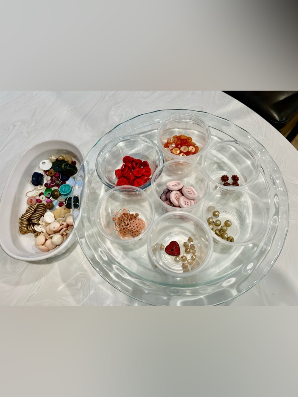 Lot of assorted VINTAGE various plastic BUTTONS! Sewers Artists & Collectors